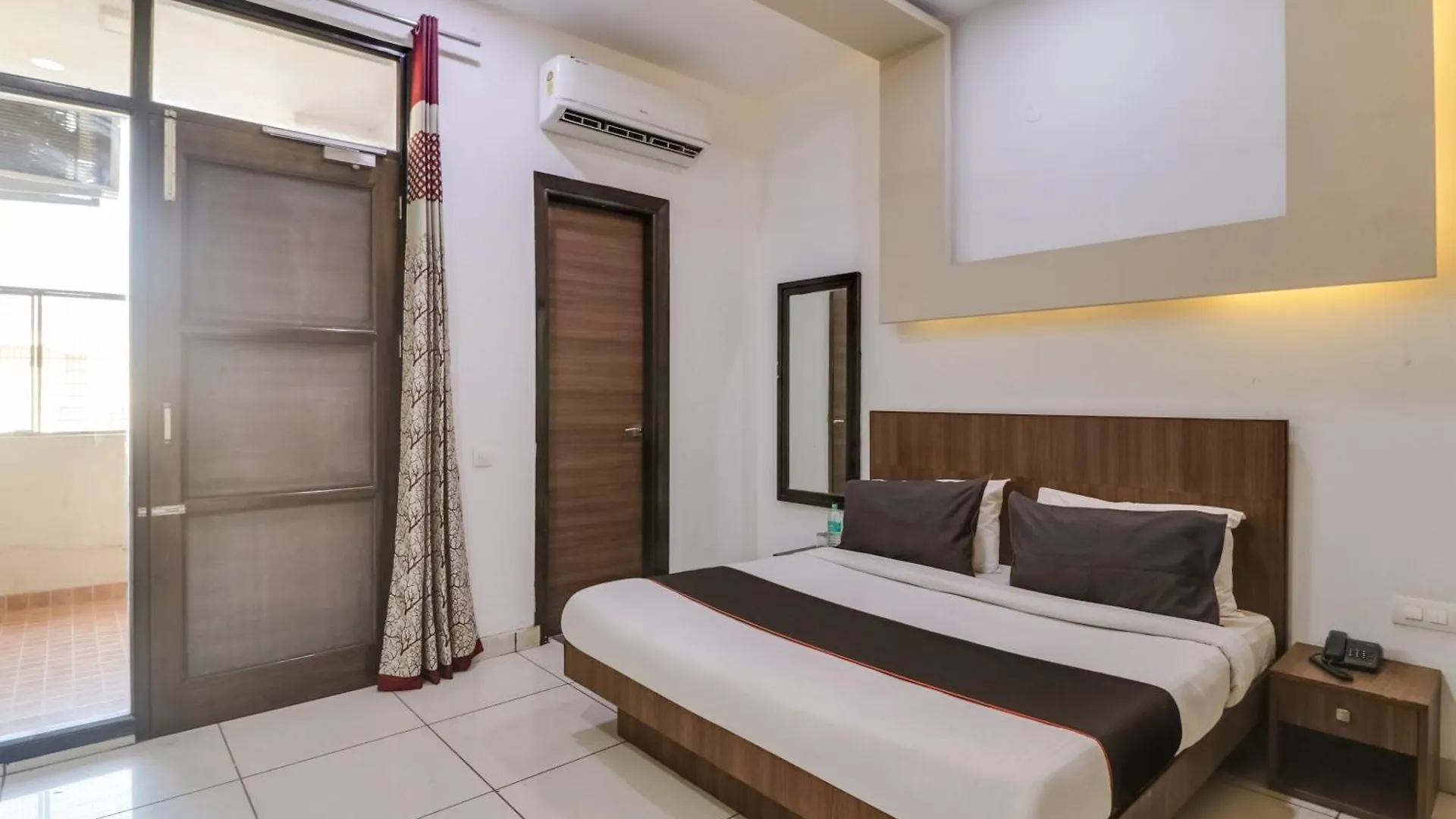 *** ホテル Collection O Green Plaza Near Inox Gurgaon Dreamz インド